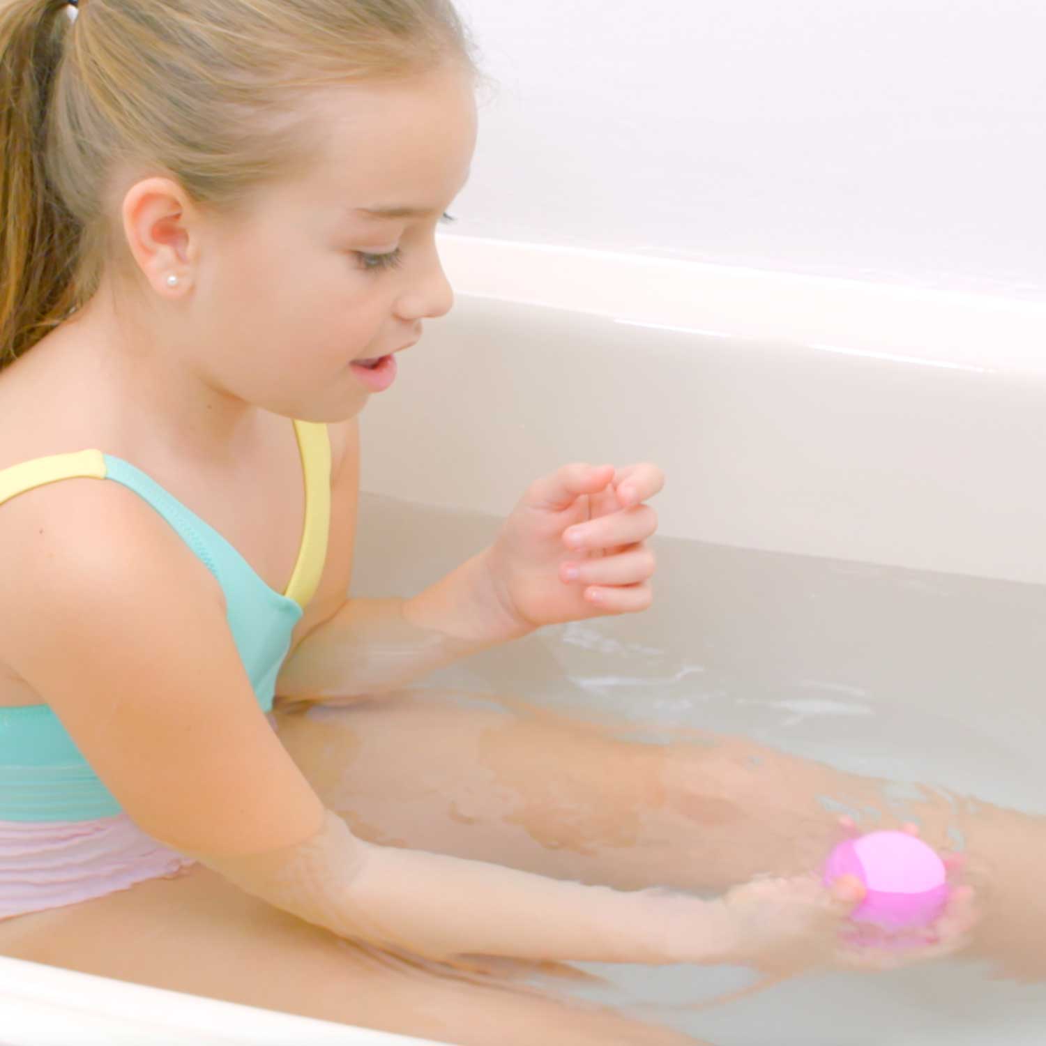 INKEE - Unicorn Surprise Bath Bomb